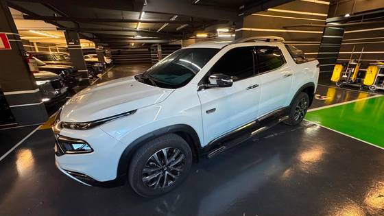 FIAT TORO 2.0 16V TURBO DIESEL RANCH 4WD AT9 FIAT TORO 2.0 16V TURBO DIESEL RANCH 4WD AT9